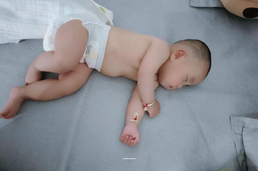 孝感宝宝多久会坐